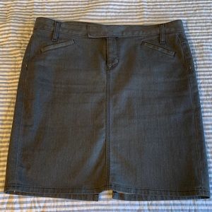 Gap grey jean skirt EUC